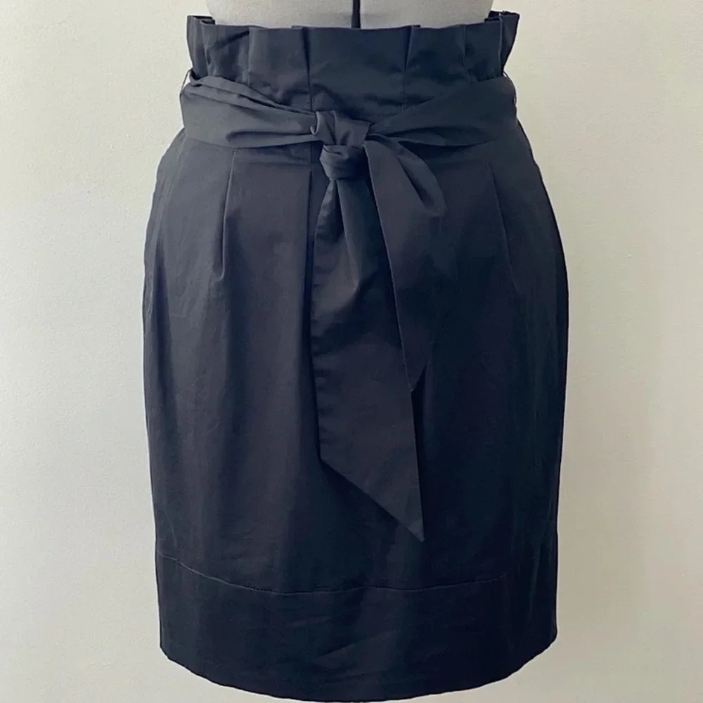 BCBGMAXAZRIA | Black Bow Belted Pleated Skirt Women’s Size 8 NWT